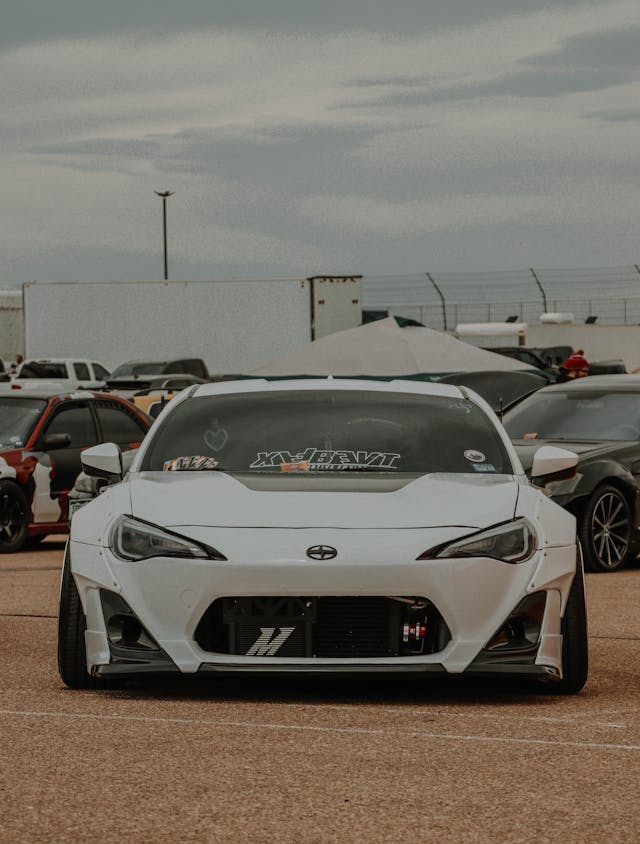 A White Toyota 86