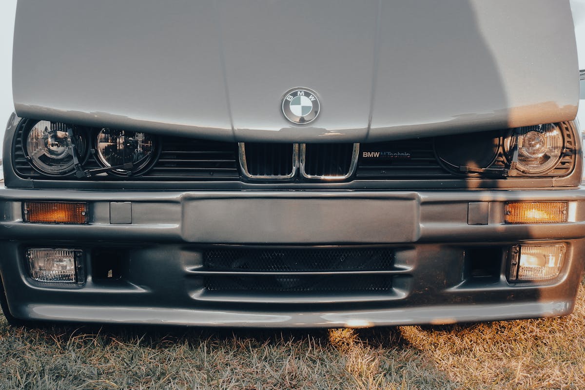 Close-up of the Front of a Gray BMW E30